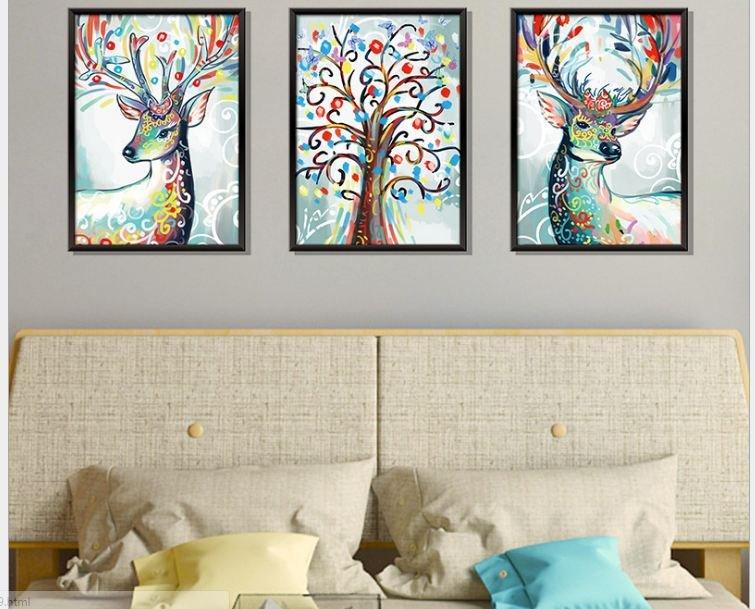 Decal dán tường khung hình nai nghệ thuật