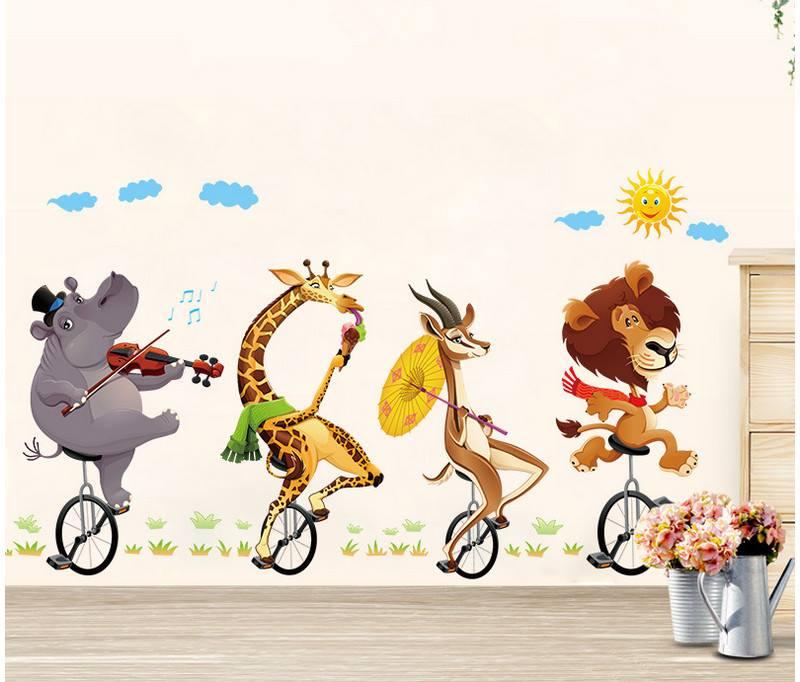 Decal dán tường thú đi xe đạp