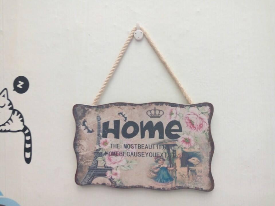 Bảng treo Home cô bé