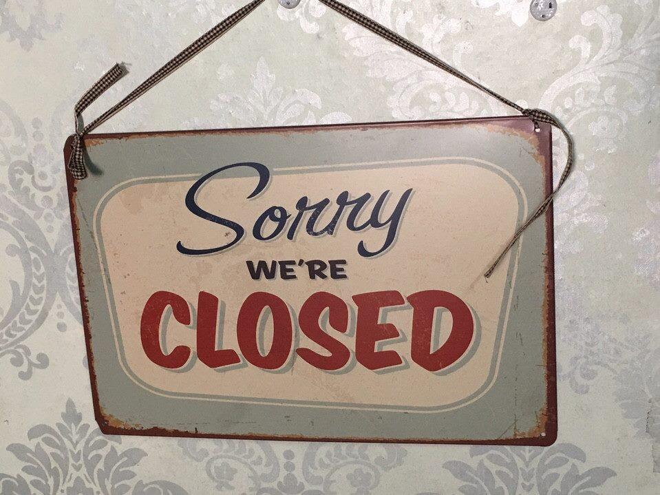Bảng treo thiếc close