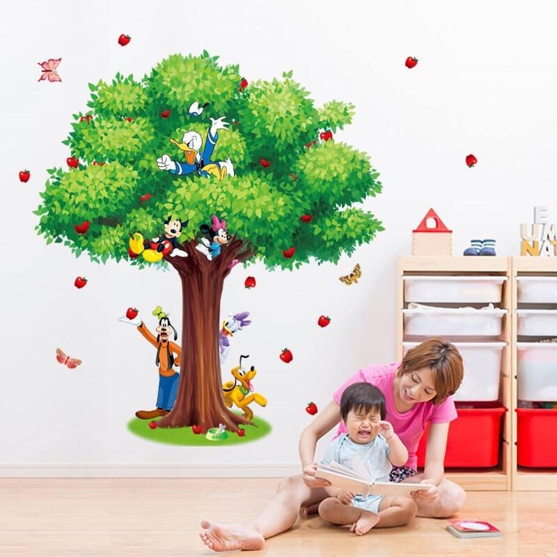 Decal cây xanh chuột Mickey