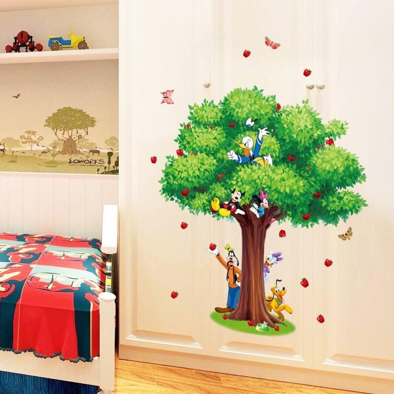 Decal cây xanh chuột Mickey