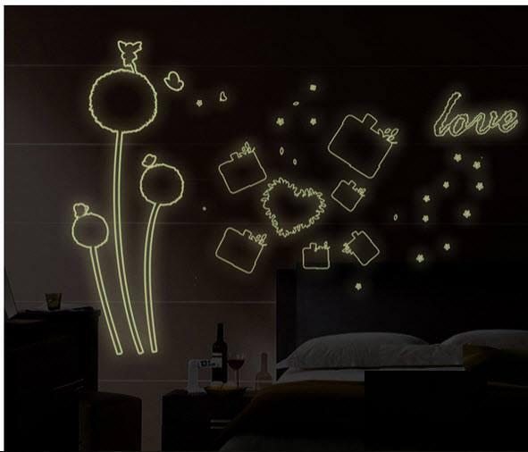 Combo (tú cầu hồng dạ quang +chữ love dạ quang + chân tường hoa cỏ 3)