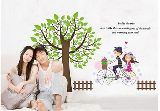 Decal xe đạp tình nhân và cây xanh