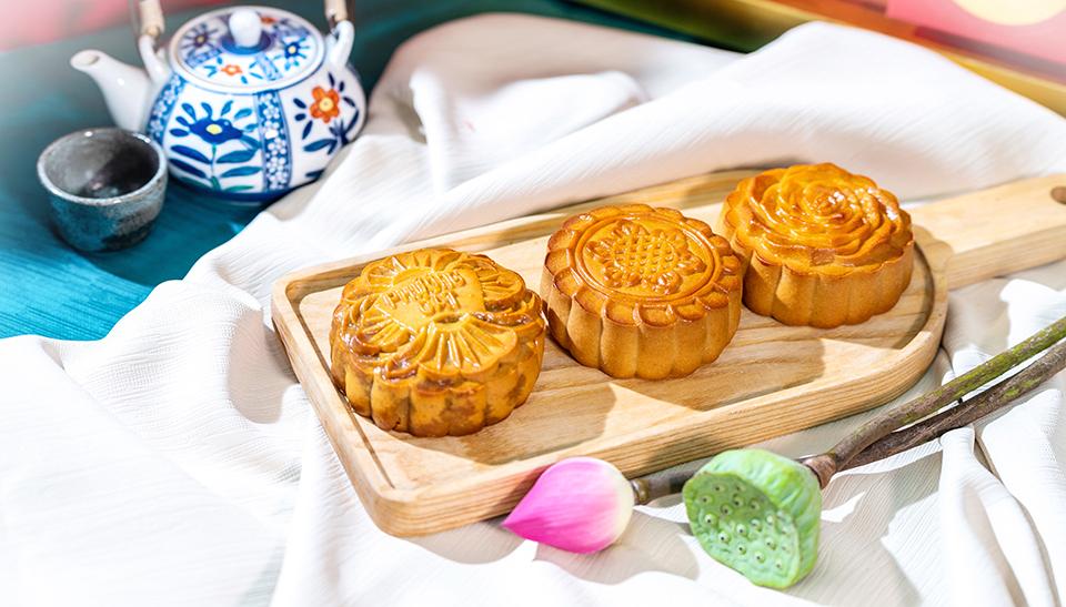 Bánh trung thu nhân hạt sen thanh mát