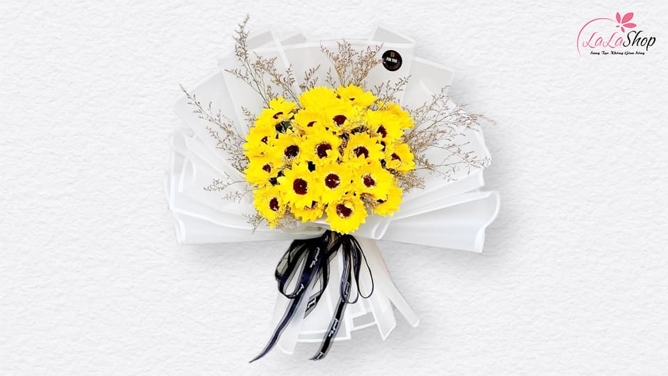 Một bó hoa sáp thơm sẽ giúp bạn thể hiện được sự kính trọng đối với thầy cô giáo của mình
