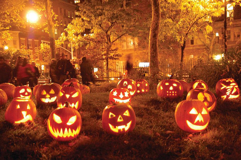 Những hình ảnh Halloween cute đến kinh dị đáng sợ đẹp nhất 2025