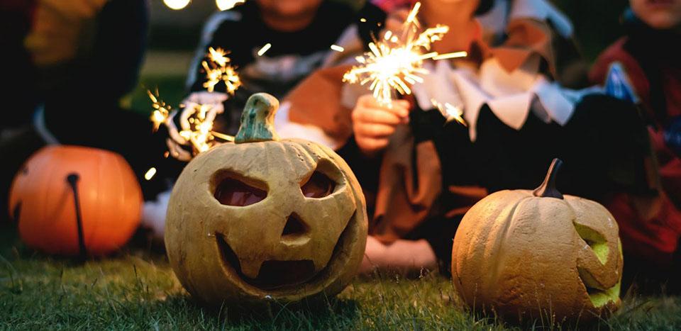 Những hình ảnh Halloween cute đến kinh dị đáng sợ đẹp nhất 2025