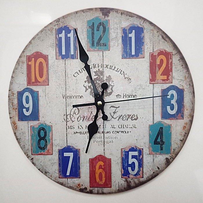 Đồng hồ treo tường vintage gỗ cổ điển