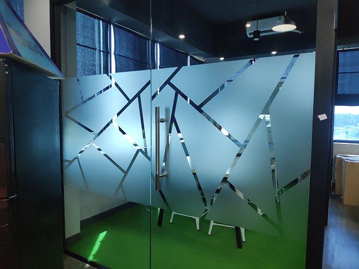 Decal dán kính theo yêu cầu họa tiết sọc chéo kim cương