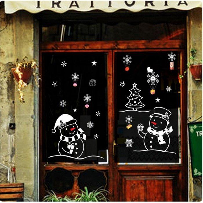 Decal trang trí noel Người tuyết và quà noel (nền trắng đục)