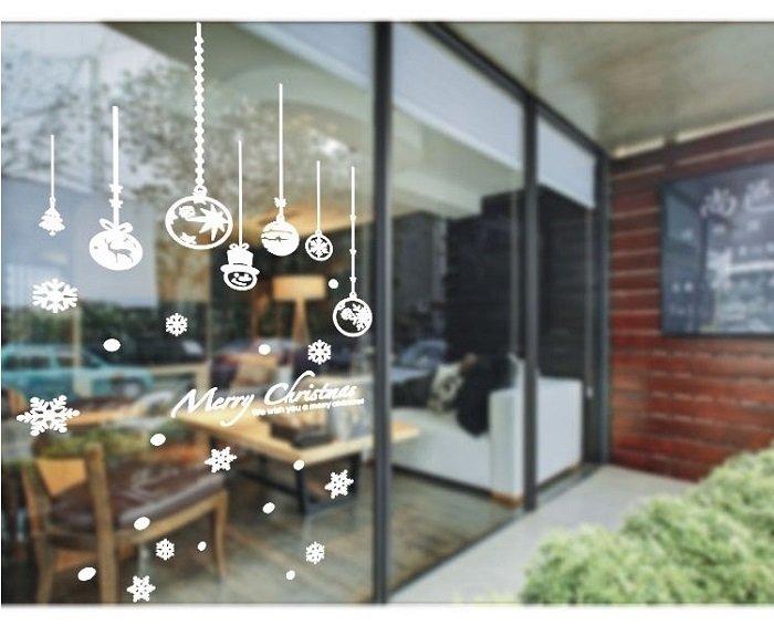 Decal trang trí noel dây treo hoa tuyết quả châu
