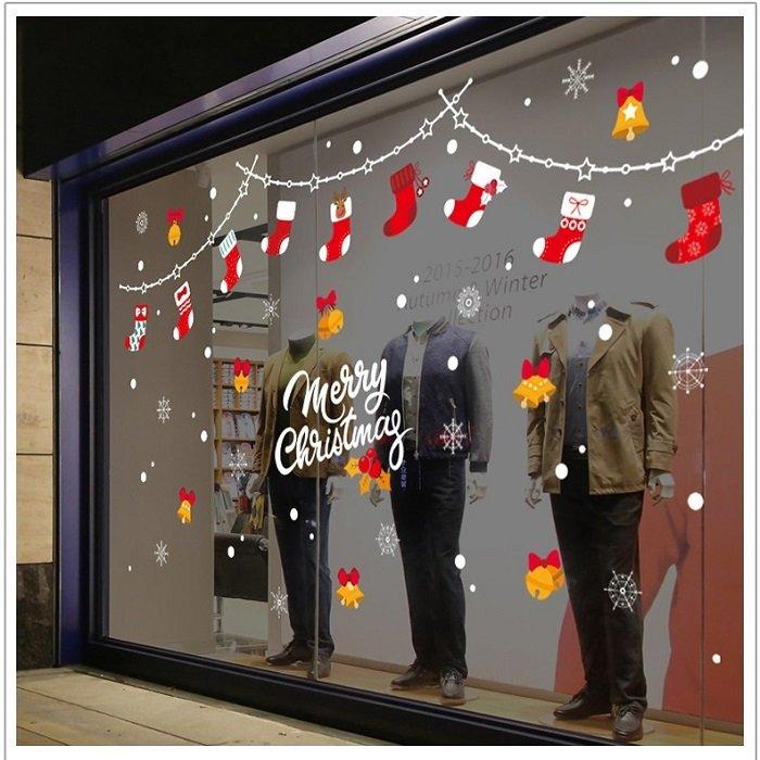 Decal trang trí noel dây treo tất đỏ chuông vàng