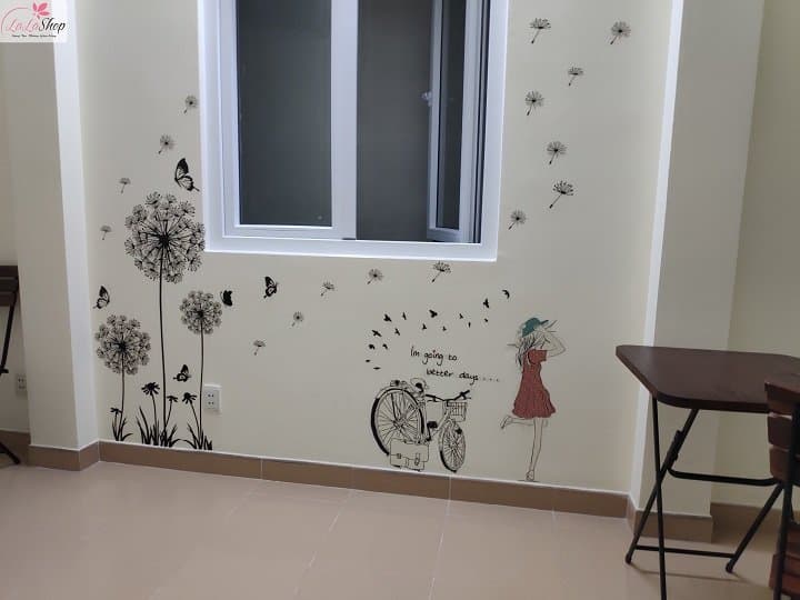 Decal dán tường Combo Hoa bồ công anh đen   Cô gái và xe đạp