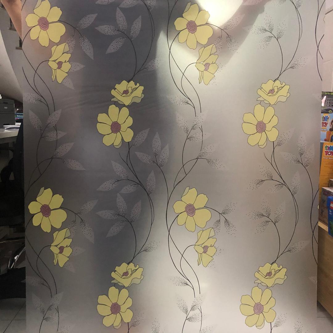 Giấy decal cuộn hoa vàng 2