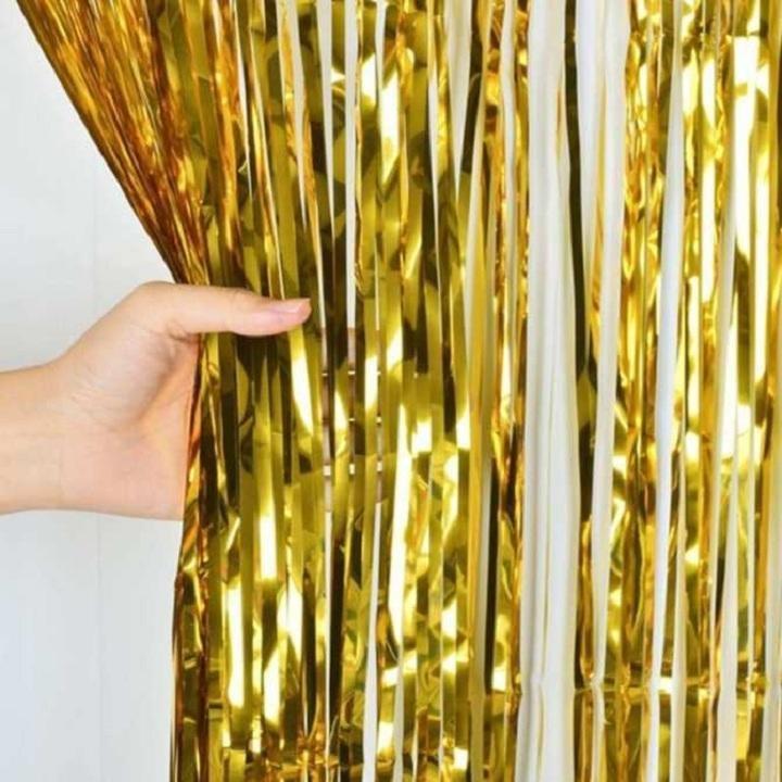 Rèm trang trí sinh nhật màu Vàng Gold (dài 2mét)