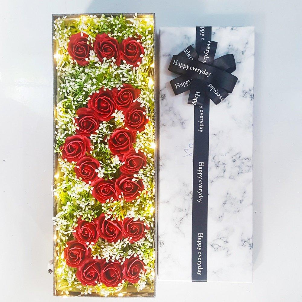 Hộp hoa hồng sáp thơm i love u vân đá kèm đèn led