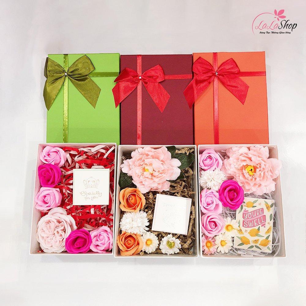 Set Hộp Quà Tặng Sắc Màu Yêu Thương Kèm Hoa