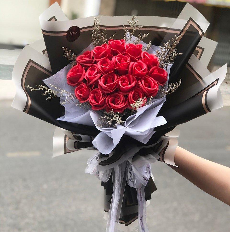 Bó hoa sáp tặng 20/11 với những bông hoa được làm tỉ mì