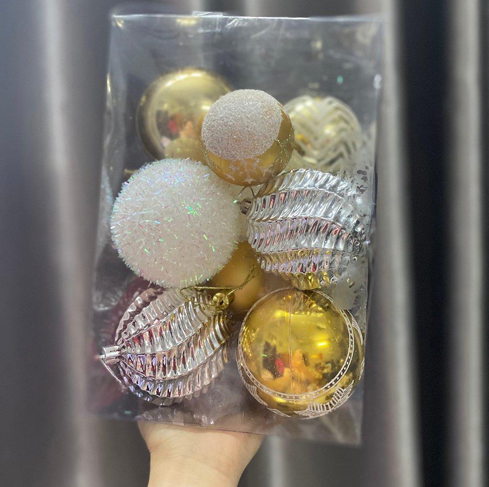 Hộp châu vàng trắng họa tiết trang trí noel