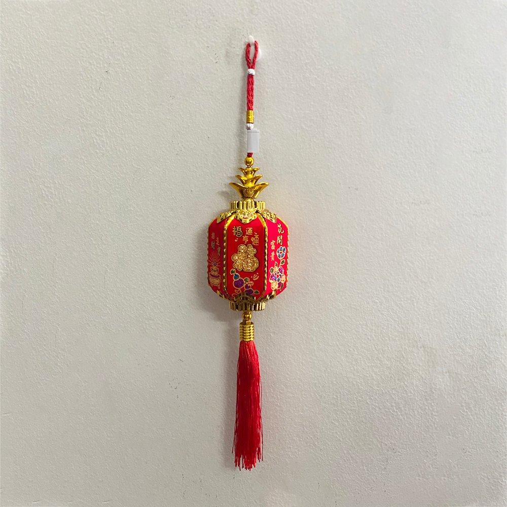 Đèn lồng đỏ và chép trang trí tết 2