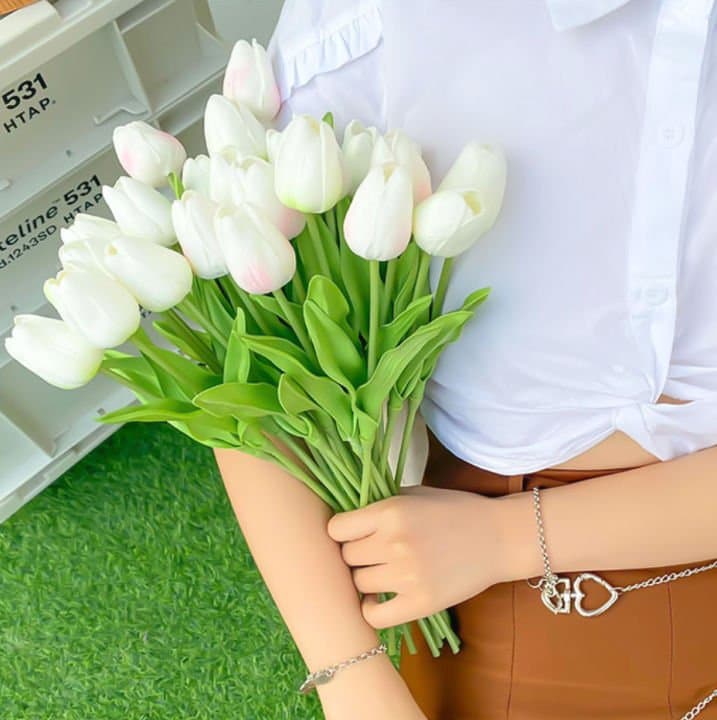 Cành hoa Tulip giả trang trí nhà cửa