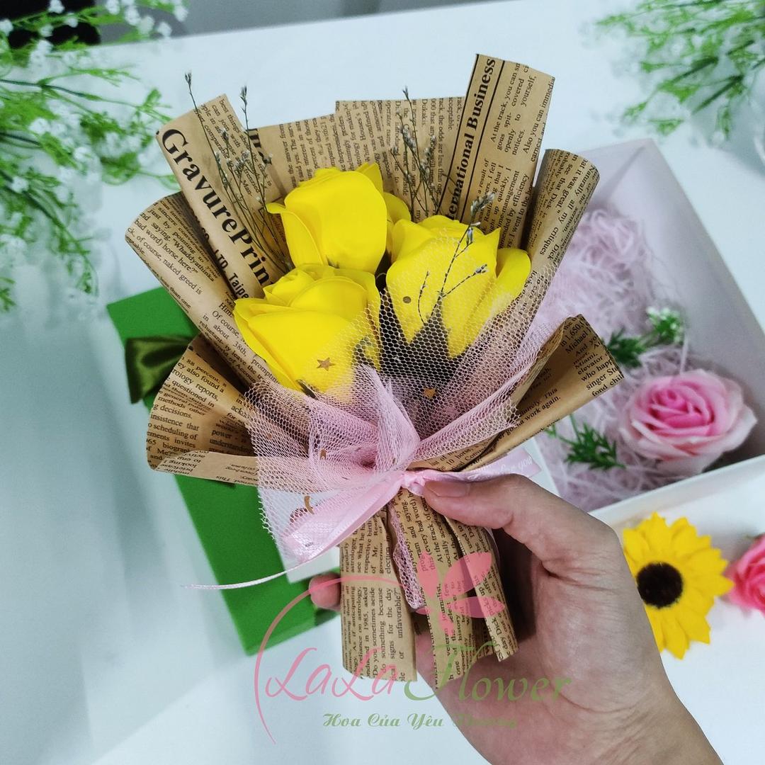 Set hộp quà tặng Bó 3 hoa hồng sáp yêu thương mẫu 4