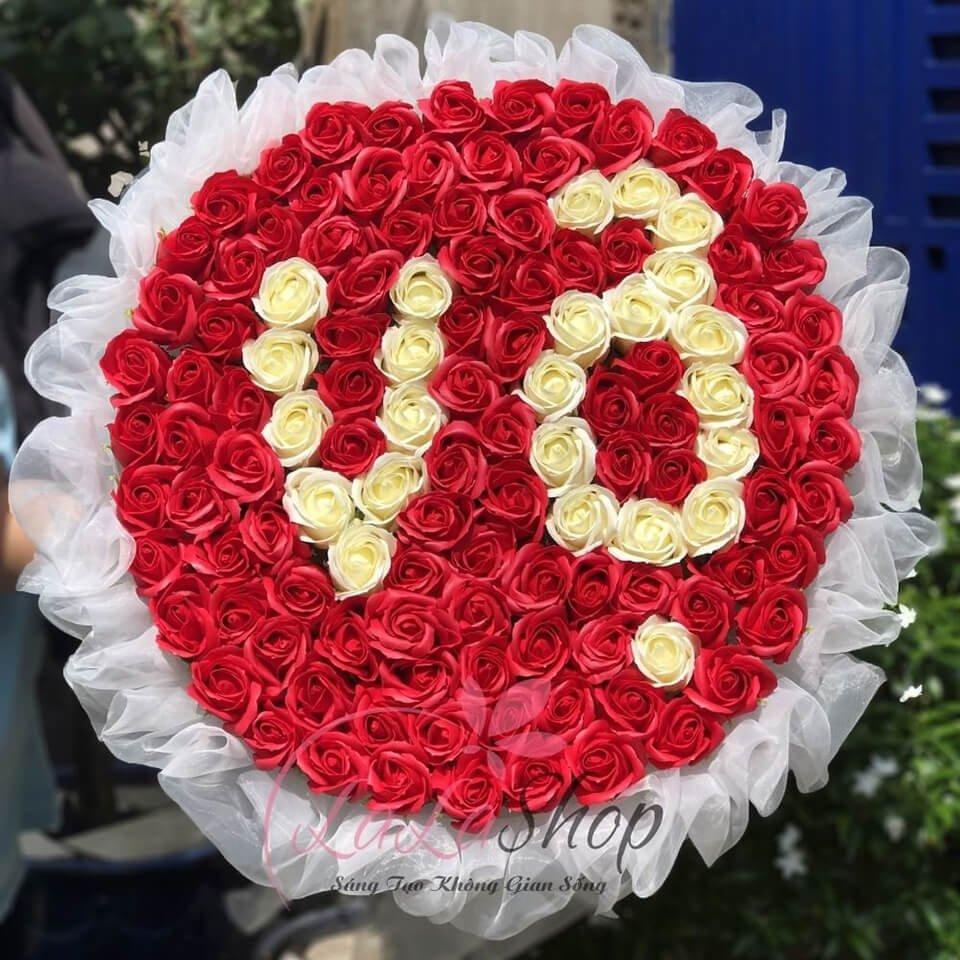Quà tặng 20/10 - Bó hoa hồng voan trắng 111 tặng vợ yêu thương sắc đỏ