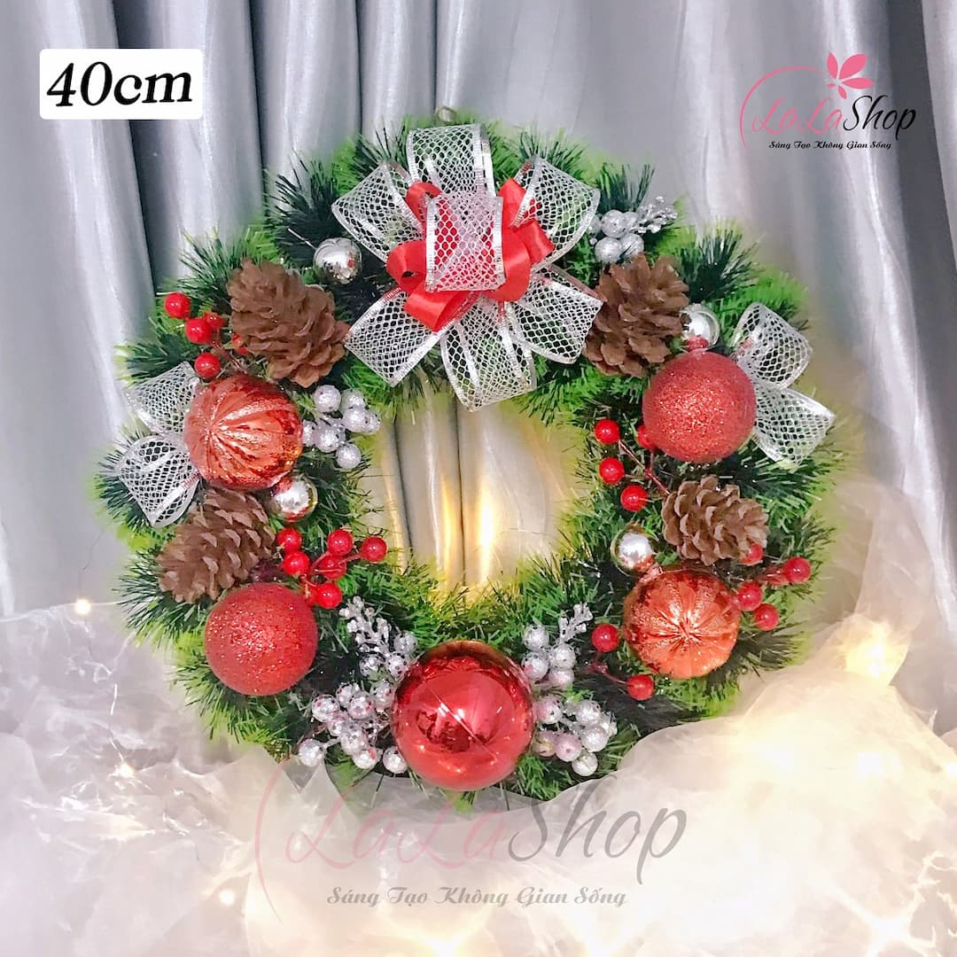 Vòng Nguyệt Quế 40cm Trang Trí Noel Quả Thông Hoa Trắng Treo Cửa Có Kèm Đèn Led