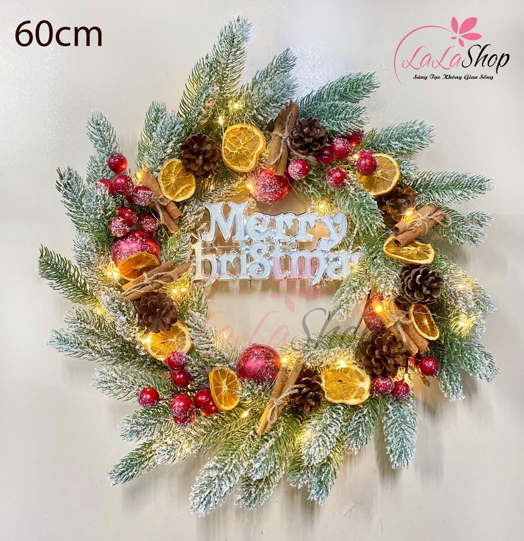 Vòng nguyệt quế 60cm trang trí merry christmas quả châu cherry rực rỡ treo cửa có kèm đèn led