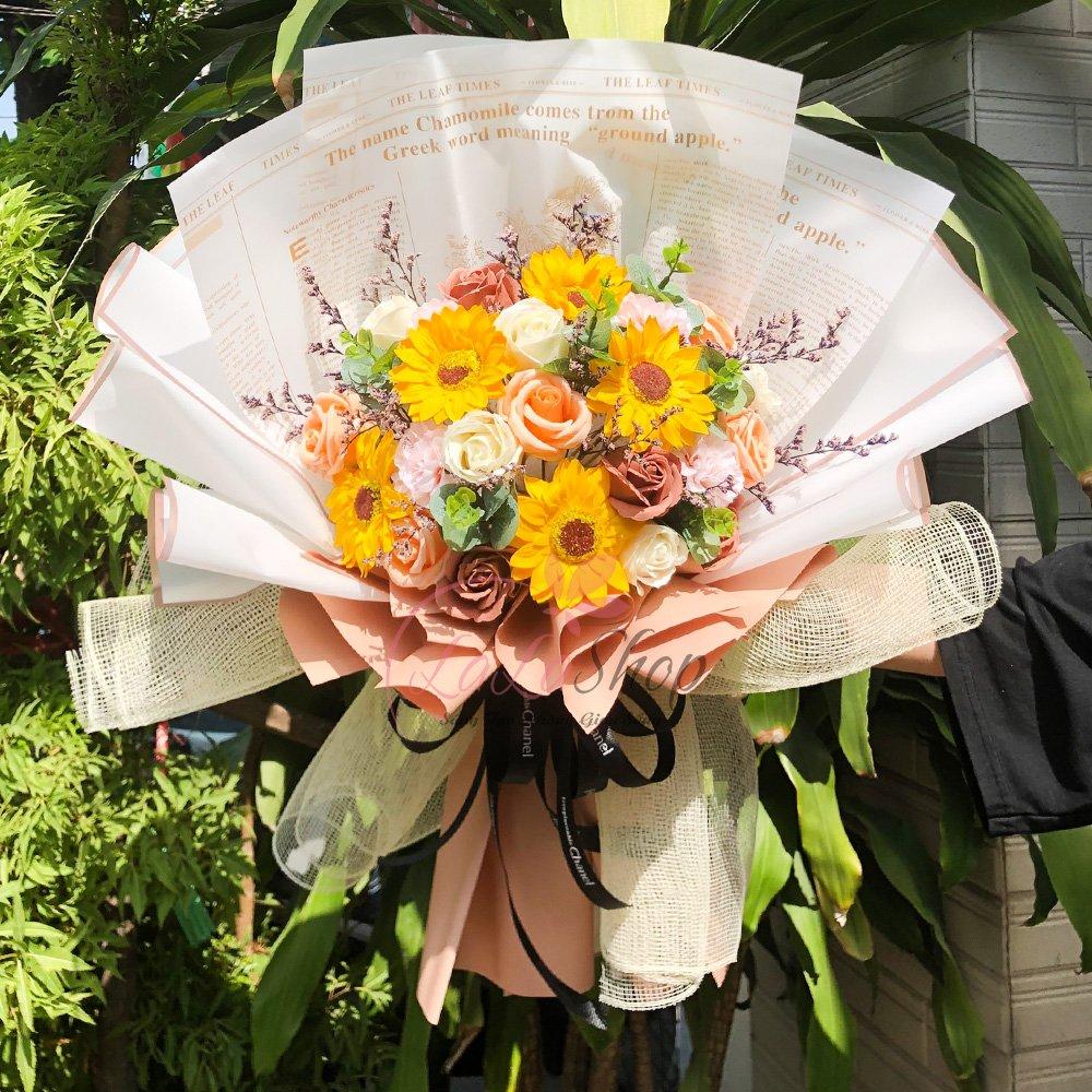 Bó hoa hướng dương mix hoa hồng sáp thơm