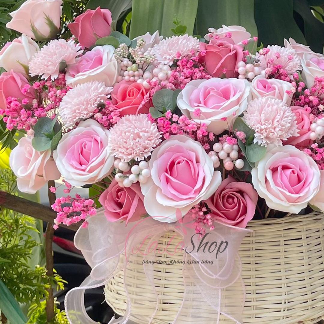 Lẵng hoa sáp để bàn sắc hồng ngọt ngào