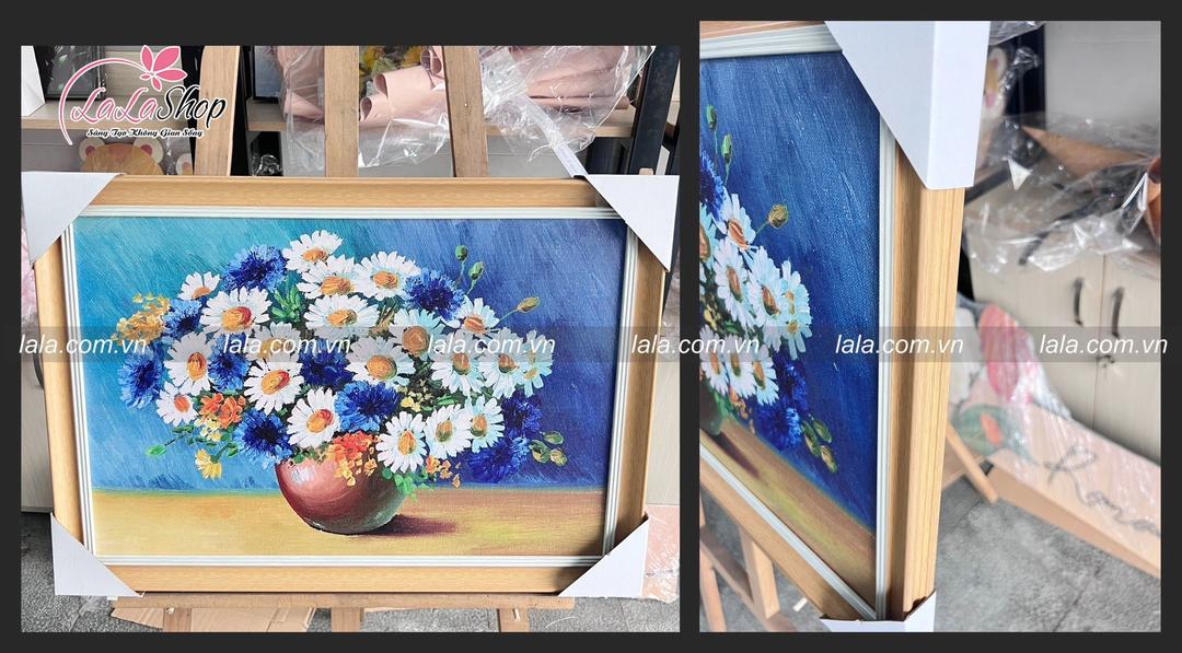 Tranh Treo Tường Canvas Lồng Khung Nâu Và Trắng
