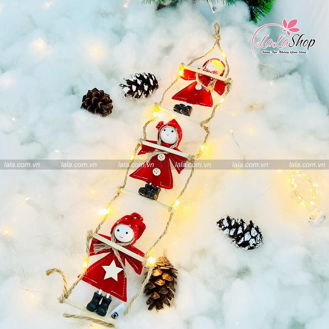 Phụ Kiện Dây Treo Trang Trí Noel Bé Gái Đỏ kèm đèn 026