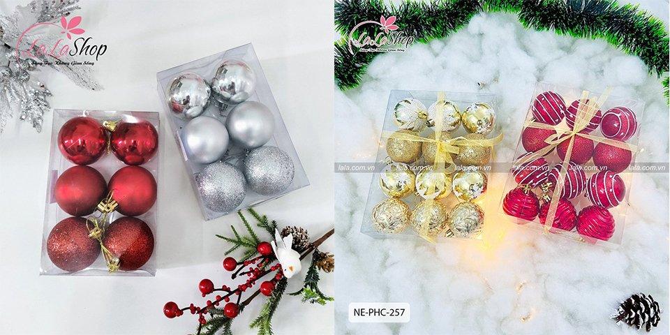 Trang trí cây thông noel bằng quả châu