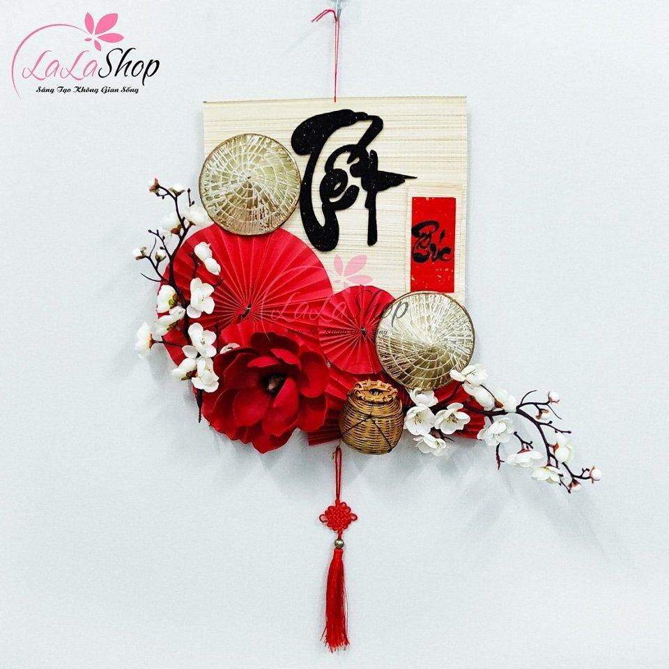 Mẫu quạt giấy đỏ trang trí Tết tại Lala Shop mẫu 6