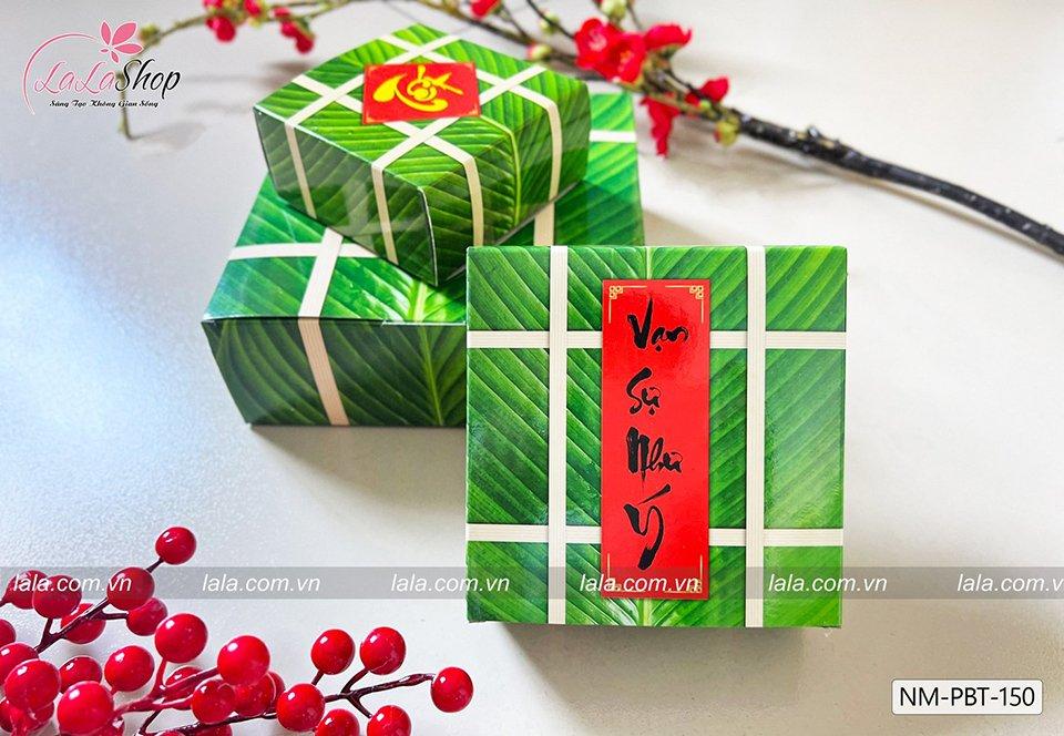 Trang trí Tết với mô hình dưa hấu, bánh chưng, bánh tét