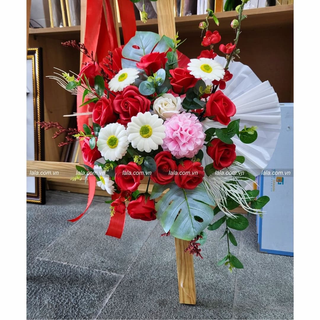 Kệ hoa sáp thơm chúc mừng khai trương, tân gia sắc đỏ mẫu 962