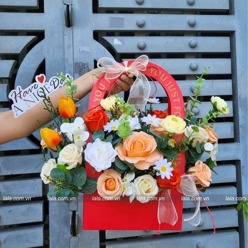Giỏ hoa sáp thơm để bàn quà tặng dịp đặc biệt (Đỏ)
