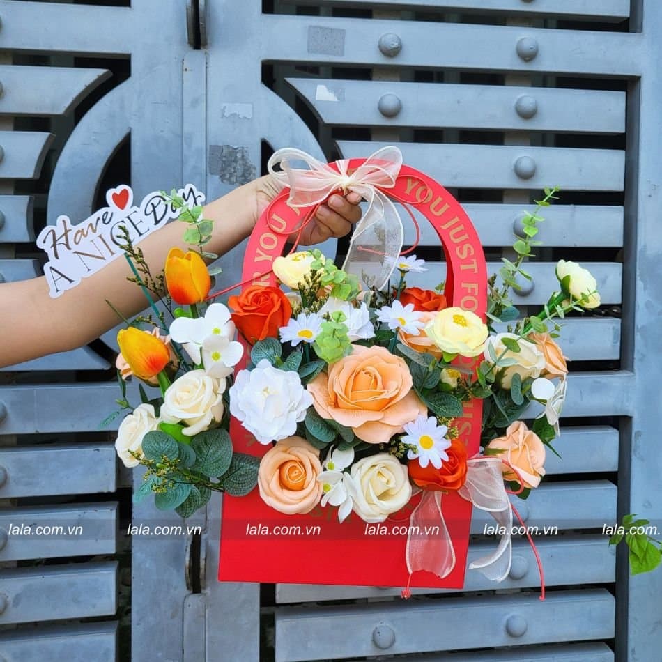 Giỏ hoa sáp thơm để bàn quà tặng dịp đặc biệt (Đỏ)