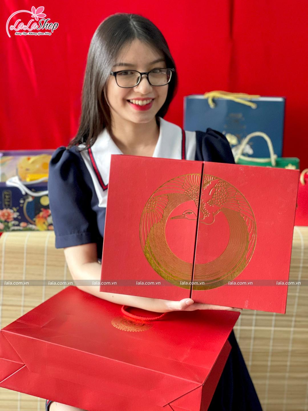 Hộp 4 bánh trung thu kèm trà nhiều mẫu tự chọn