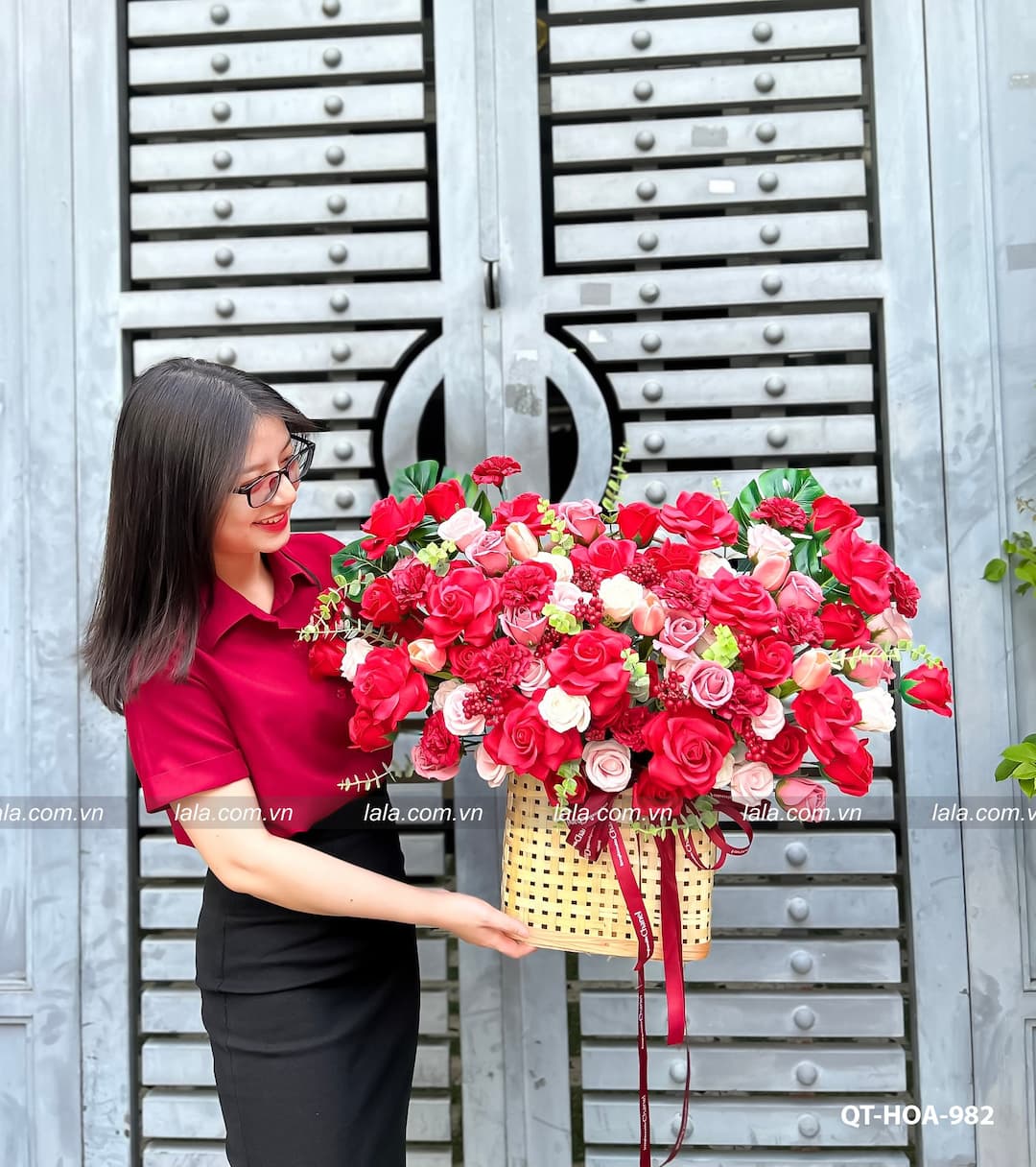 Chậu hoa sáp để bàn Rouge Elegance