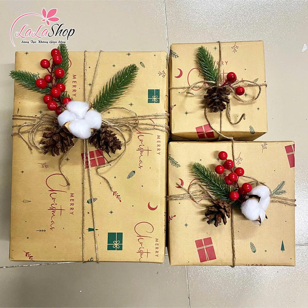 Set 3 hộp quà giáng sinh trang trí trái thông và bông gòn làm quà tặng Noel