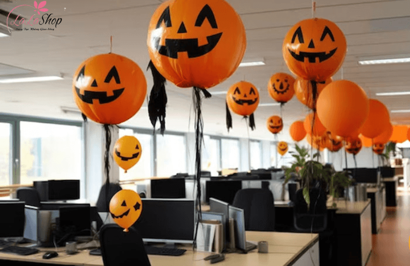Trang trí halloween văn phòng độc đáo 
