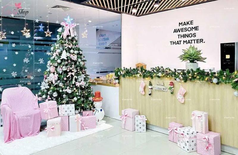 Trang trí văn phòng bằng các hộp quà dễ thương