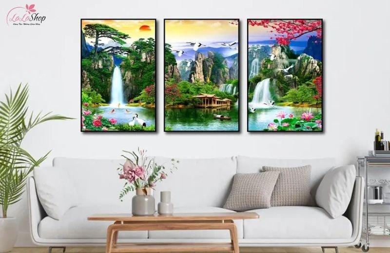 Ứng dụng công nghệ in UV hiện đại – Cho tranh canvas sắc nét, bền màu vượt trội.