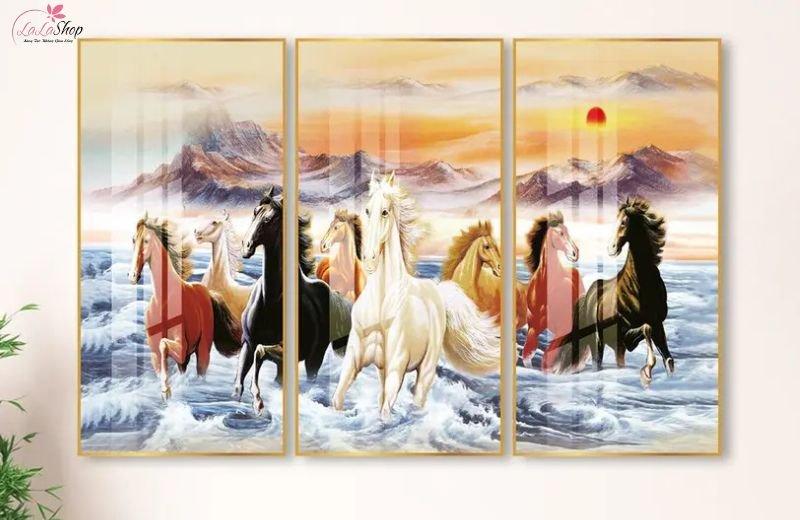 Bề mặt phủ gương cao cấp, in UV sắc nét – tạo chiều sâu và độ phản chiếu nổi bật.