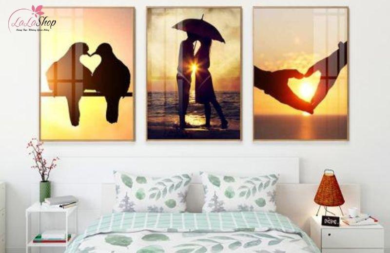 Chủ đề tranh phòng ngủ nên ưu tiên yên tĩnh, dịu nhẹ, mềm mại,...