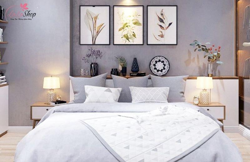 Treo tranh phía trên đầu giường là vị trí phổ biến nhất 