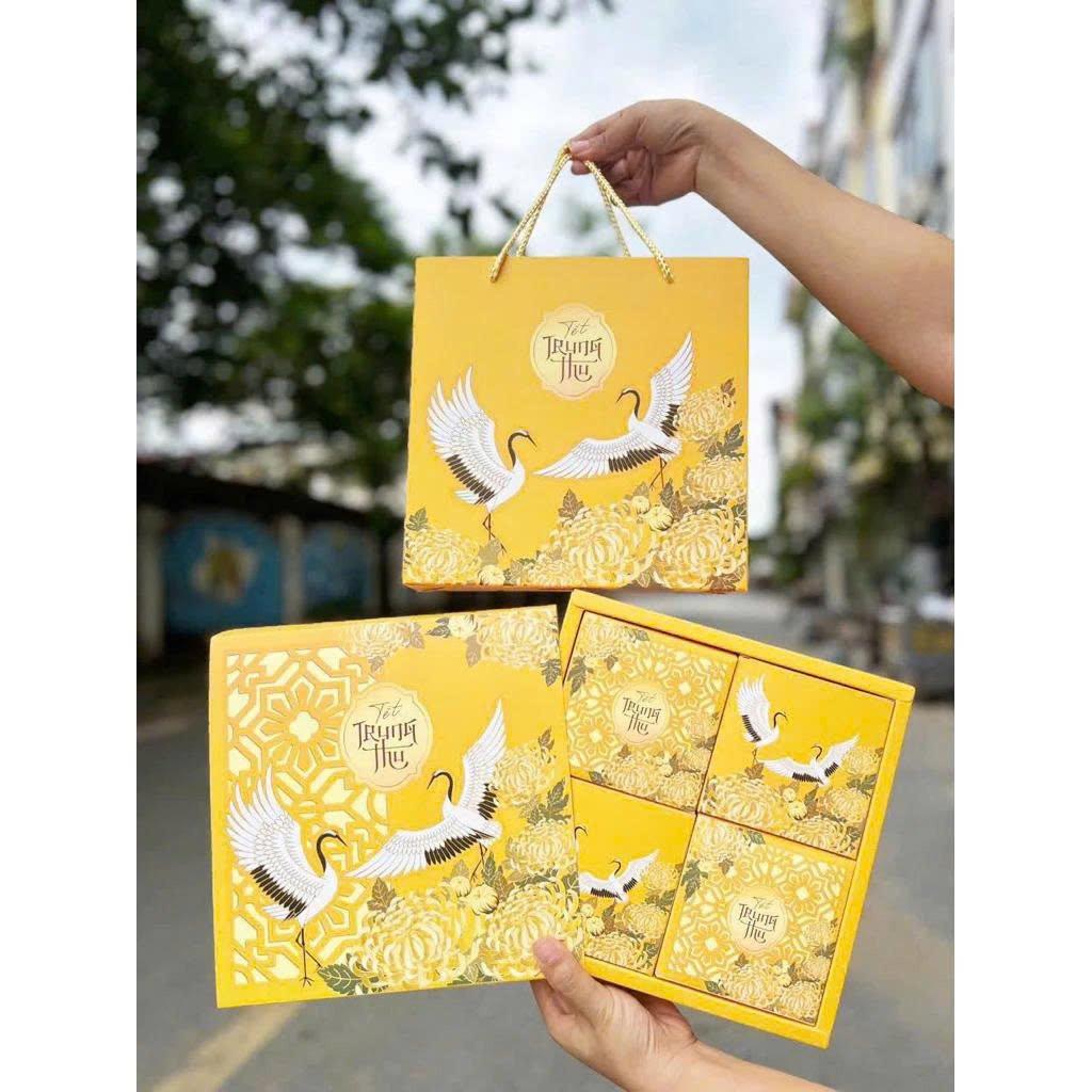 Hộp 4 Bánh Trung Thu Kim Hạc Vạn Phúc Tân Dân Lợi